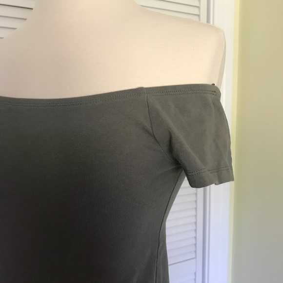 Express one eleven size S Olive off shoulder top - Picture 3 of 5